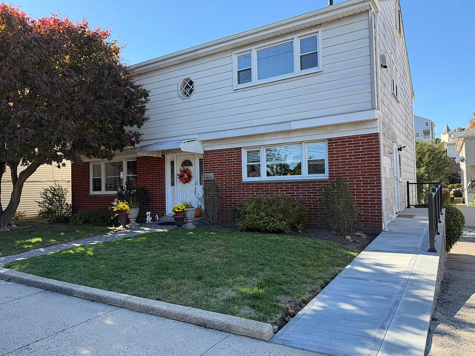 192 Murray Ave #1