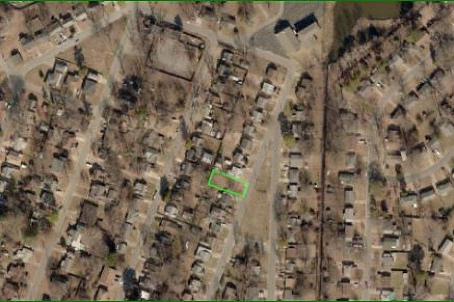 2nd image of 719 Hyacinth St