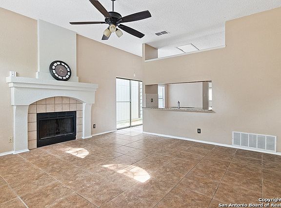 4th image of 13030 Beacon Park Dr
