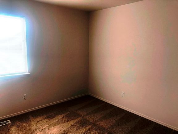 5th image of 526 Caribou Dr #A