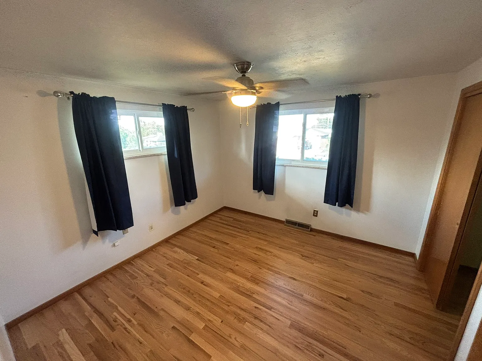 5 bed, 2688 sqft, $850 — Photo 3
