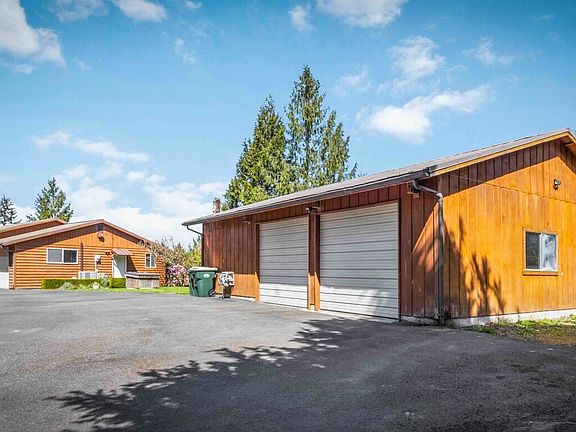 5th image of 207 Tillicum Drive