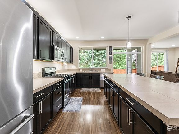 5th image of 11926 172nd Street Ct E