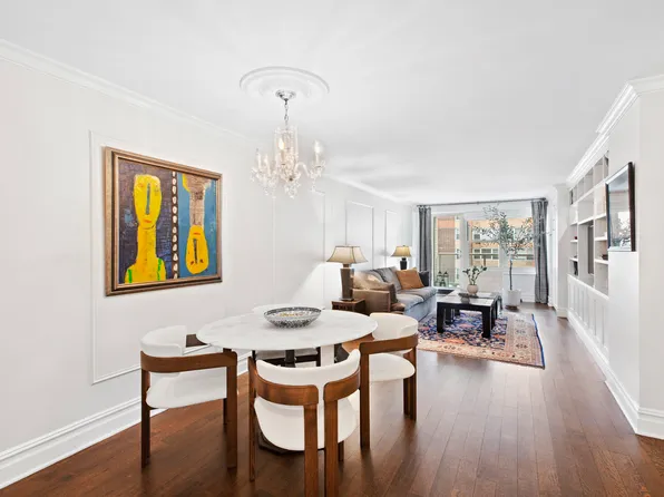 305 East 24th Street 5F image 1 of 10
