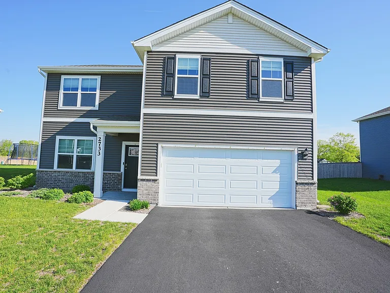 2733 Berrywood Ln — Photo 1