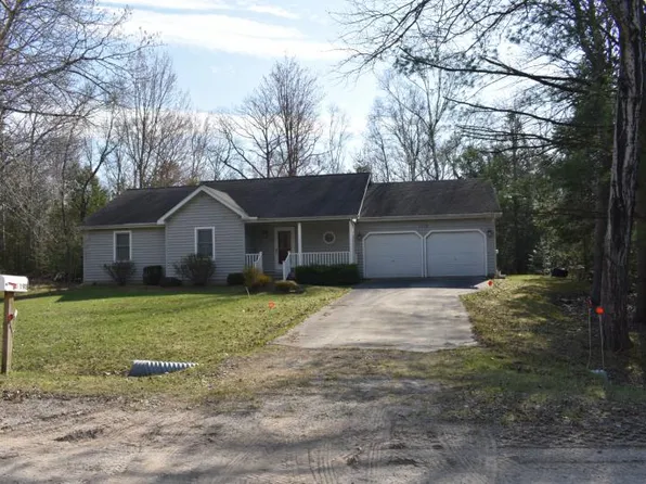 7198 Woodlea Dr W, Oscoda, MI 48750
