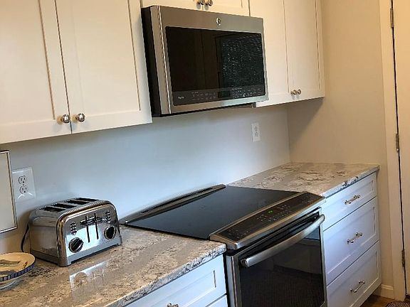 3rd image of 10008 Morningside Ct