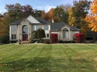 5401 Bridge Trl W, Commerce Township, MI 48382