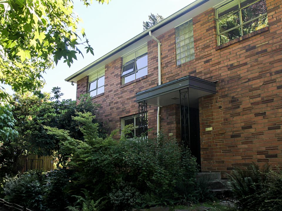 Corner unit, south/east facing
