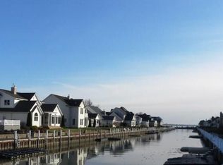 2122 Dorchester Dr, Lakeside Marblehead, OH 43440