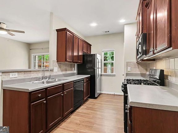 2nd image of 2870 Cross Creek Ct