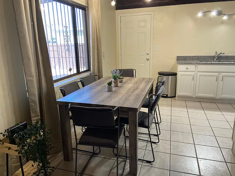 2401 N Jordan Dr — Photo 1