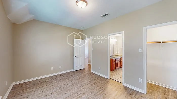 1468 Red Wolf Dr — Photo 32