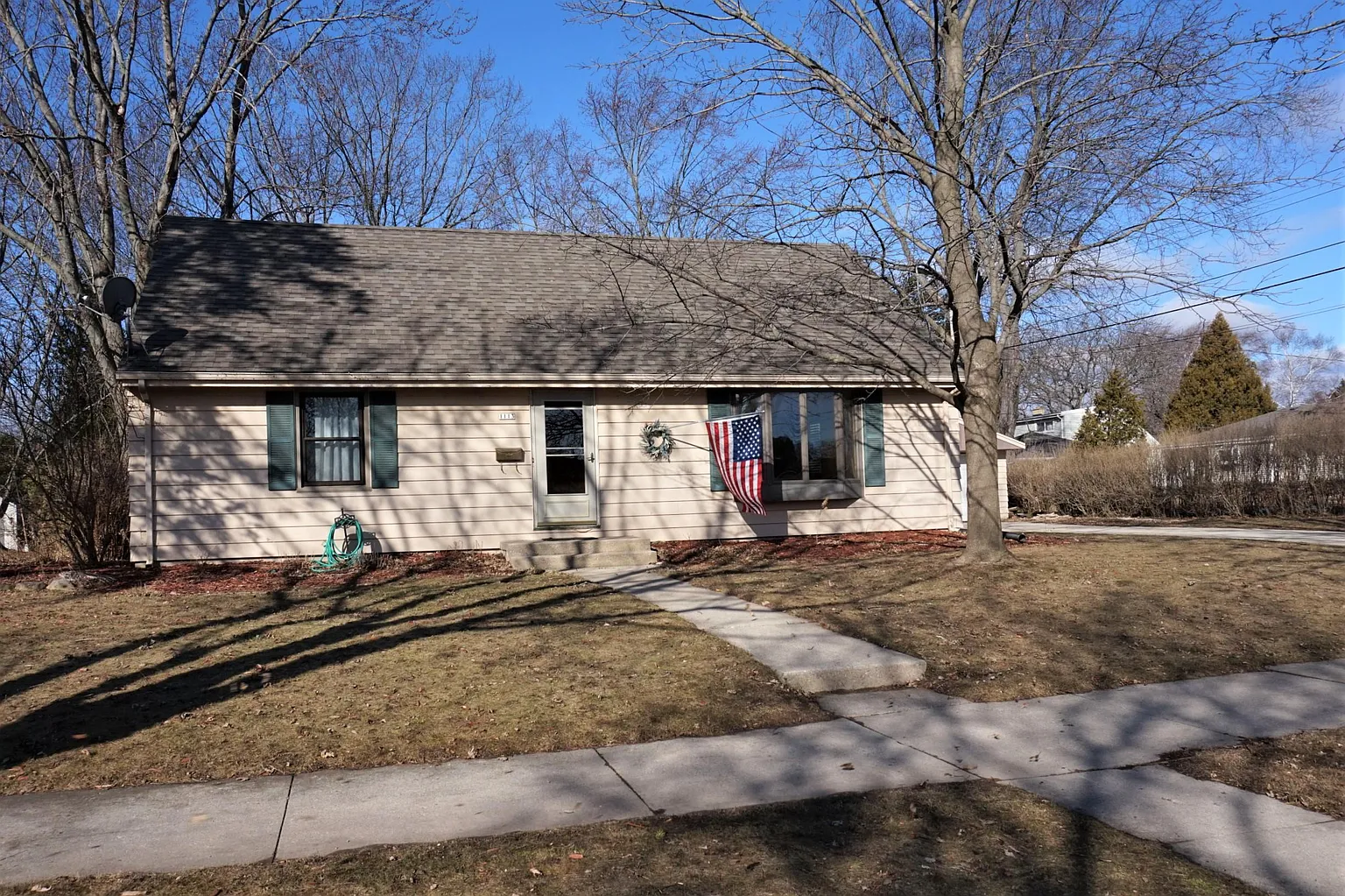 1113 N Webster St photo 1