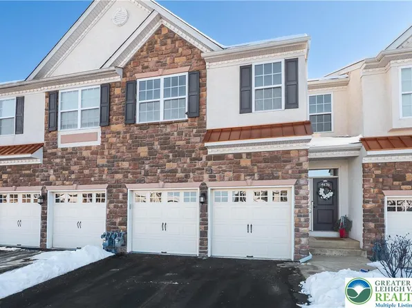 4476 Lenni Cir, Emmaus, PA 18049