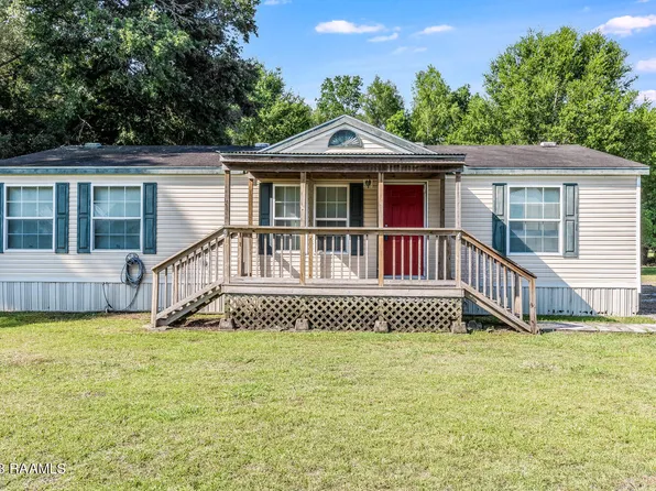 1054 Dennis Dr, Saint Martinville, LA 70582