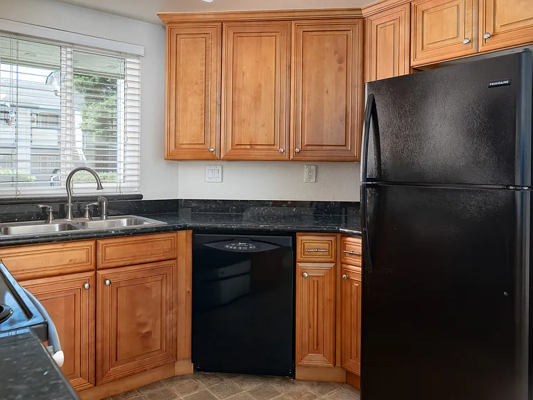 208 Sequim Cmn — Photo 12