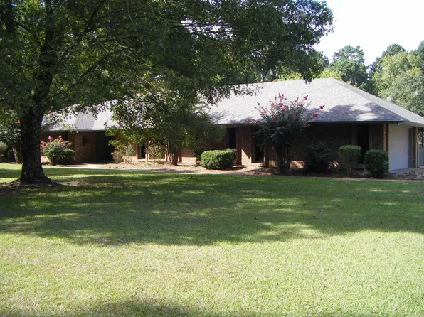 1414 Country Club Rd, Arkadelphia, AR 71923