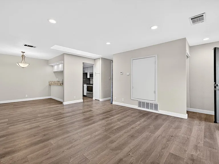 1722 Sapling Ct #A — Photo 2
