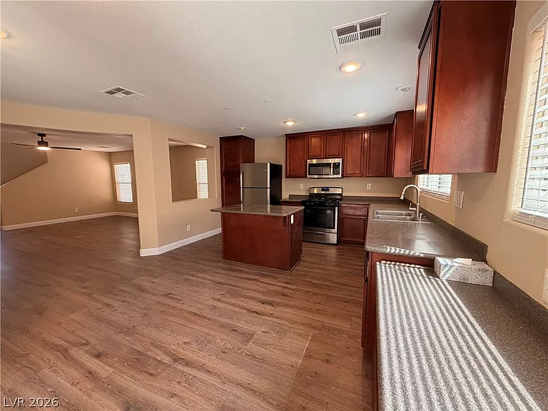 8324 Bismark Sapphire St — Photo 11