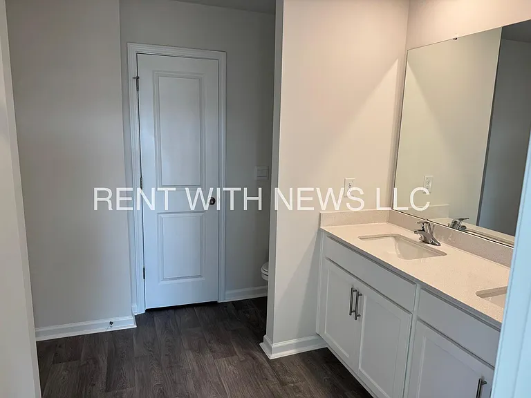180 Starlight St — Photo 9