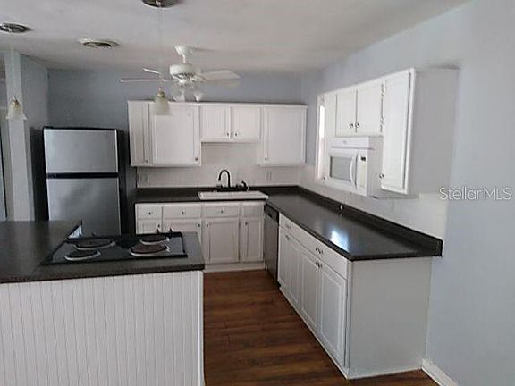 2nd image of 1070 Gayle Dr