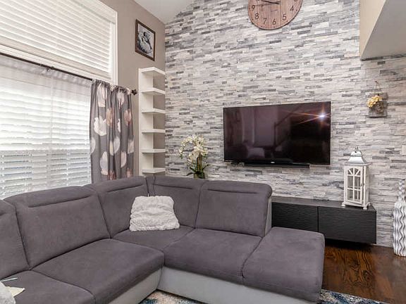 3rd image of 367 Wisteria Dr