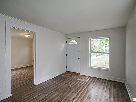 4th image of 4013 N Columbus Ave