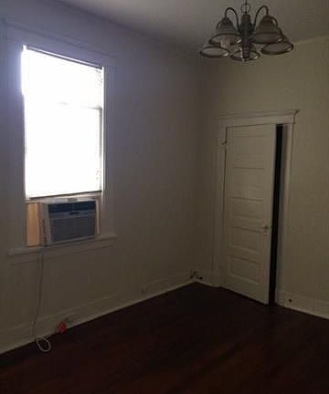 5th image of 1015 Bellecastle St #1/2