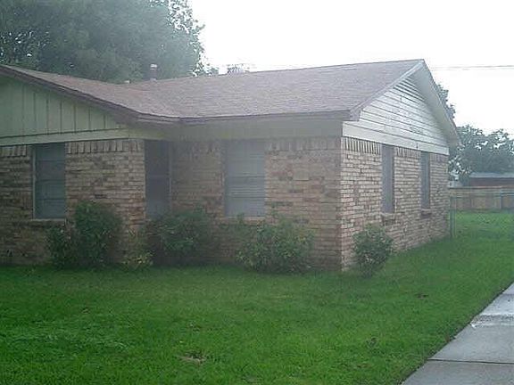 2nd image of 2025 Tompkins Dr