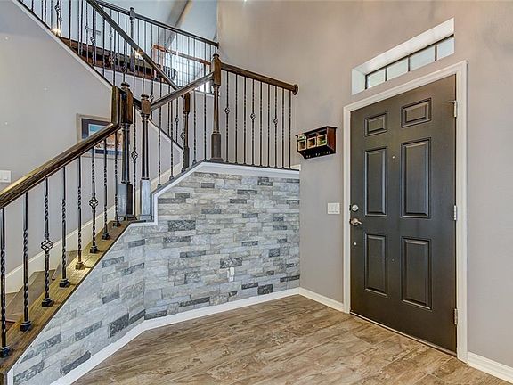 5th image of 724 Wellington Ct