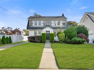 36 New York Ave, Freeport, NY 11520