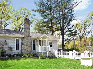 27 Laurel Rd, Lake Peekskill, NY 10537