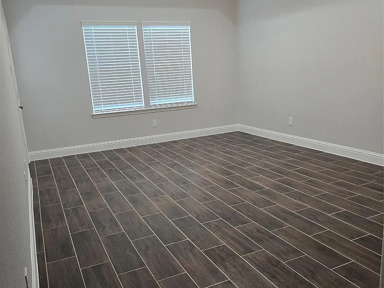 213 Adoue Ave — Photo 11