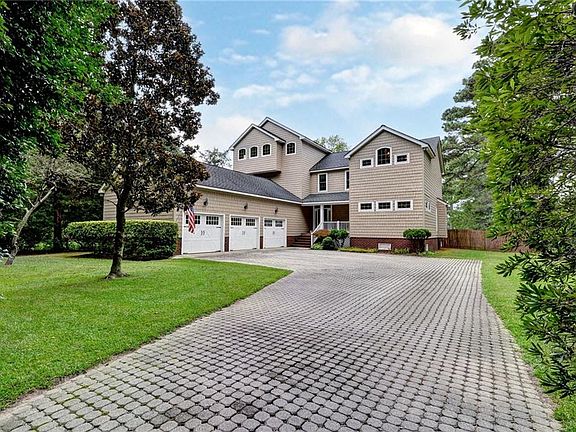 3rd image of 427 Weston Rd