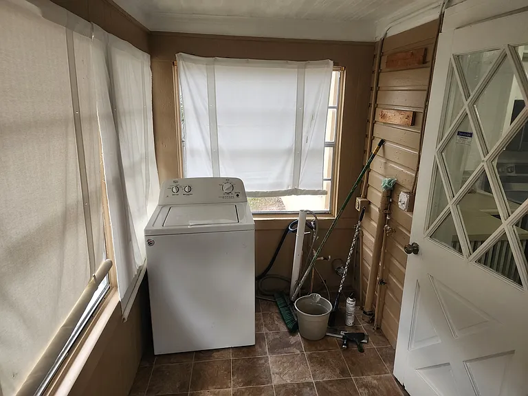214 Cresap St — Photo 7