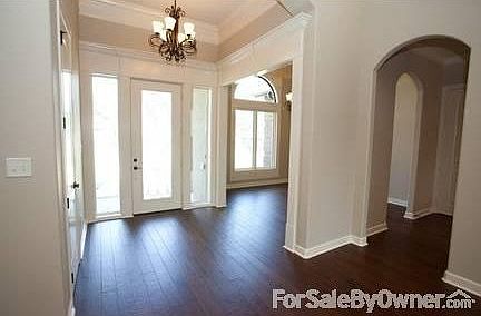 Foyer : Elegant entry with Pella leaded glass door
