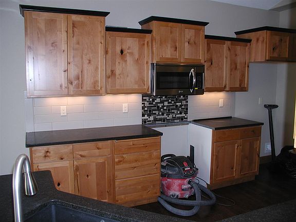 3rd image of 5116 W Oxford Ave