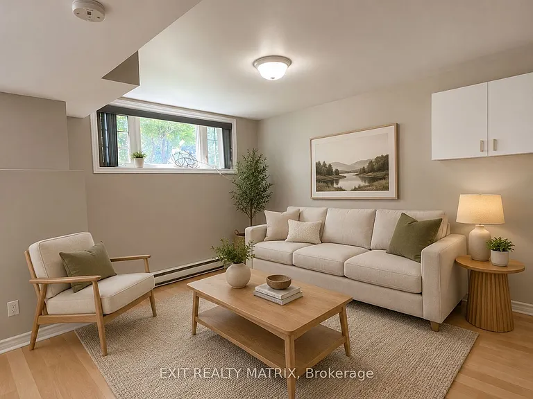 742 Laval St — Photo 6
