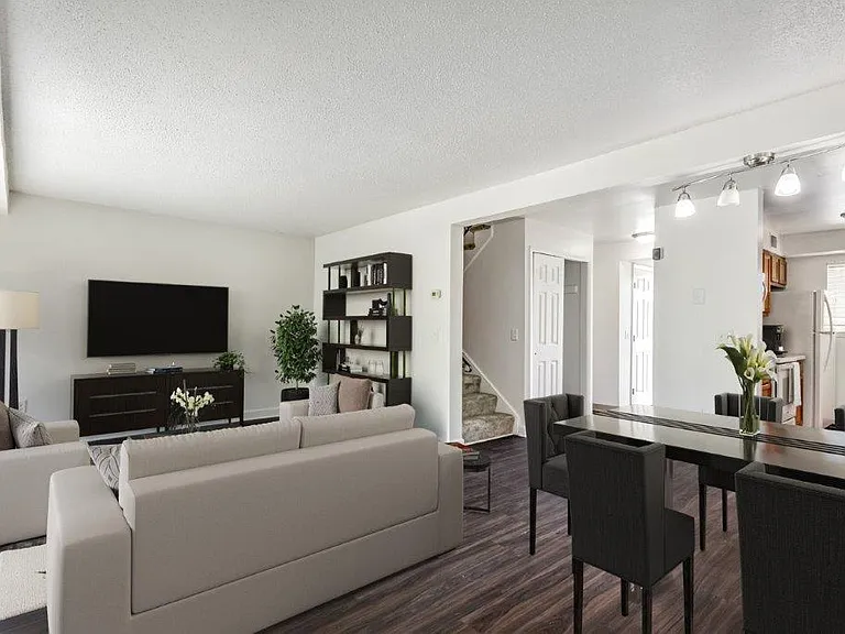 Crossroads Apartment and Townhomes — Photo 6