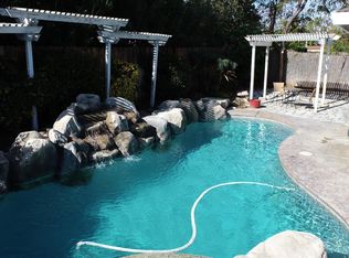 2045 Stanford Ct, Los Banos, CA 93635
