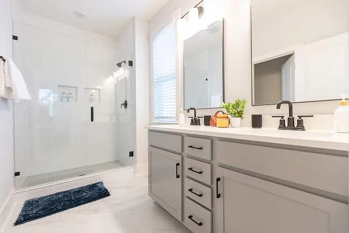 1122 N Alexander St — Photo 13