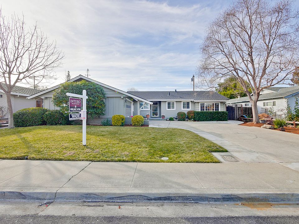 1st image of 2447 Villa Nueva Way