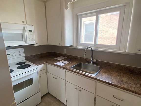 5th image of 154 Church St