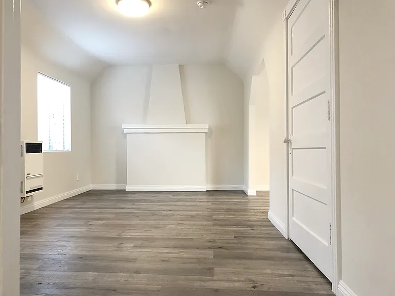 4218 Lockwood Ave #5 — Photo 1