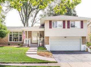 731 Hawthorne Cir, Lombard, IL 60148