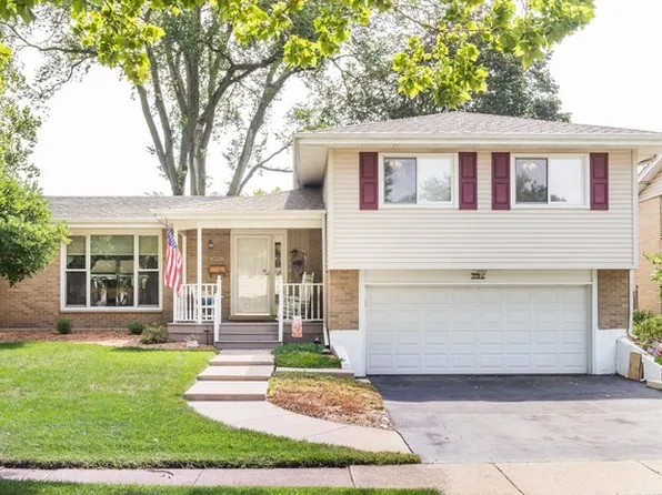 731 Hawthorne Cir, Lombard, IL 60148