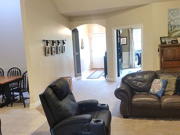 View Living to Entry/Office