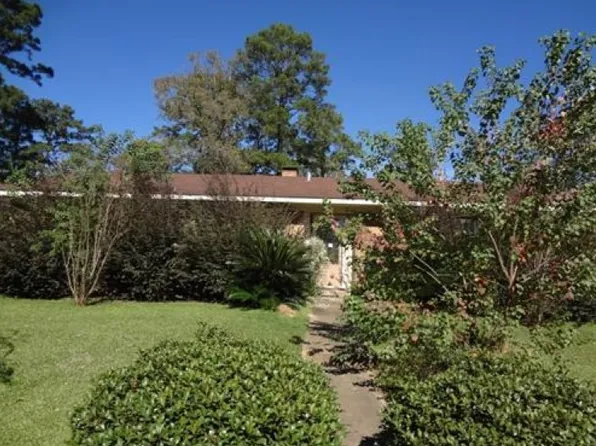 100 Spring Creek Dr, Pineville, LA 71360