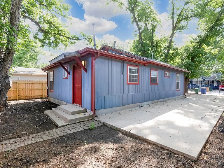 74 Julius St — Photo 22
